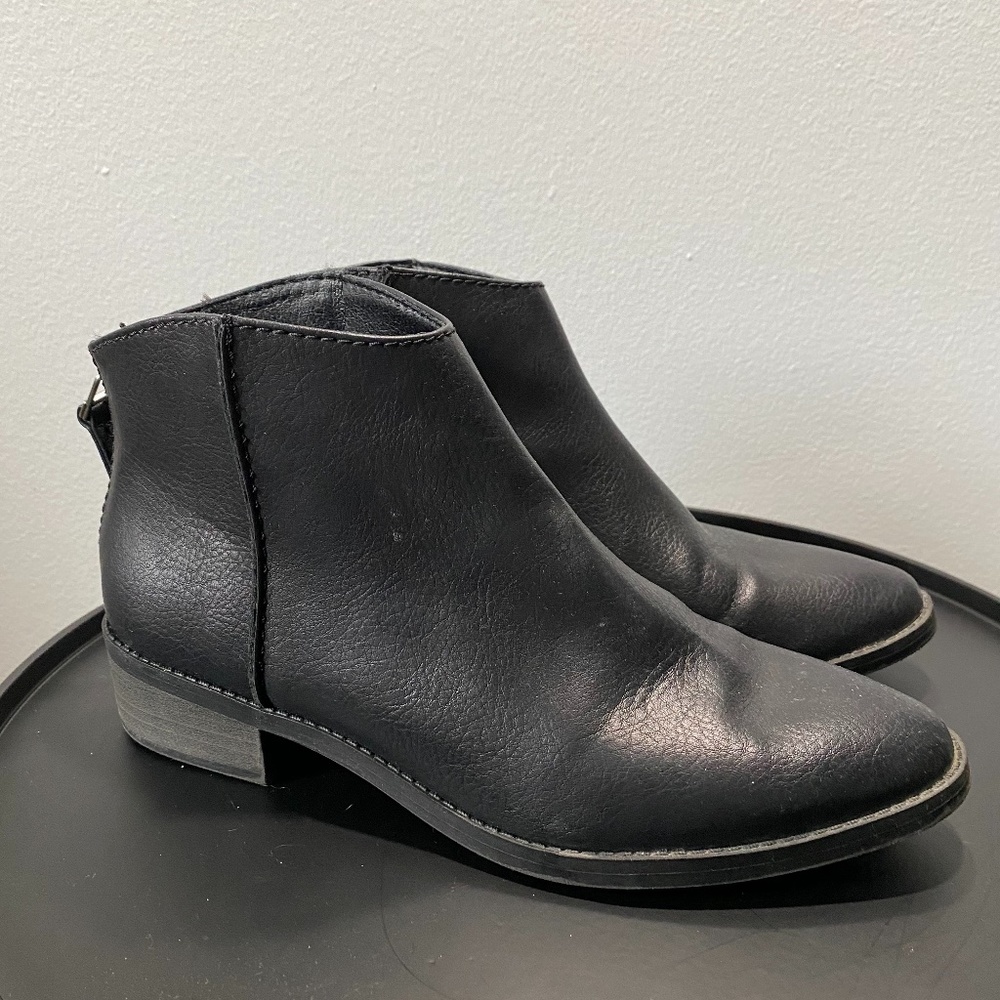 Emma Black Ankle Bootie - Universal Thread